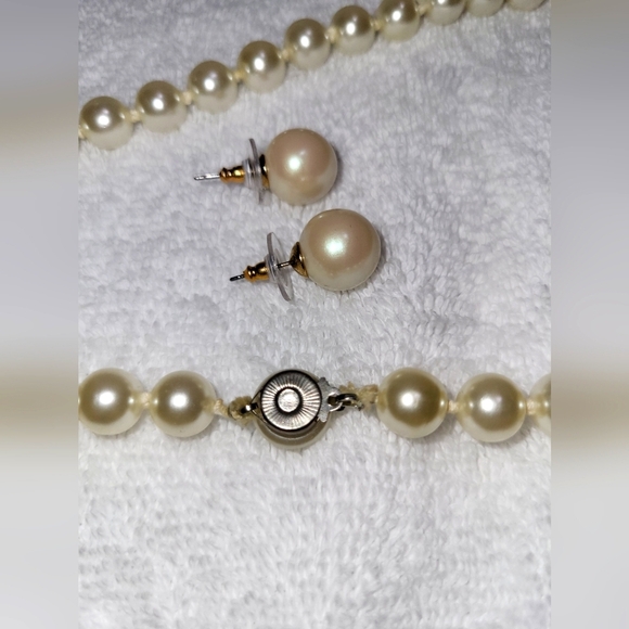 Classic Cream Pearl 5mm Beaded Necklace and Stud Earring Set / Pierced - Picture 2 of 6